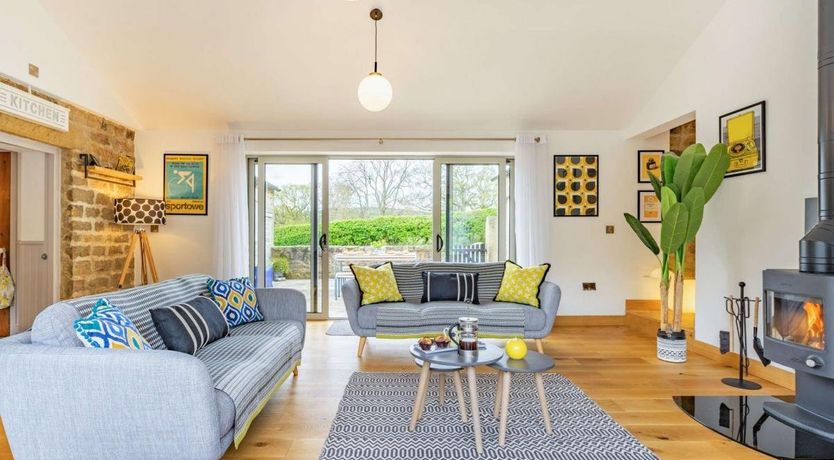 Photo of 3 Bed in Healey