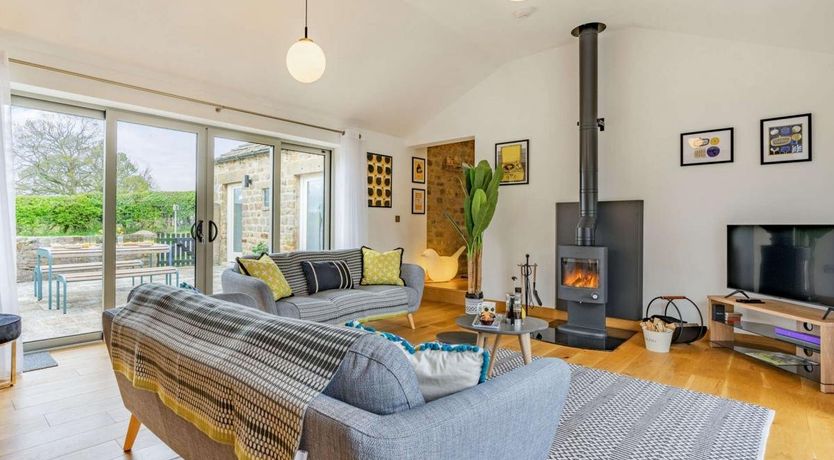 Photo of 3 Bed in Healey