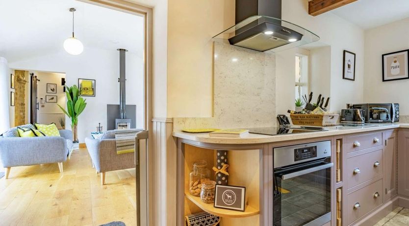 Photo of 3 Bed in Healey