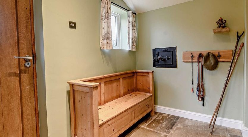 Photo of 4 Bed in Leavening