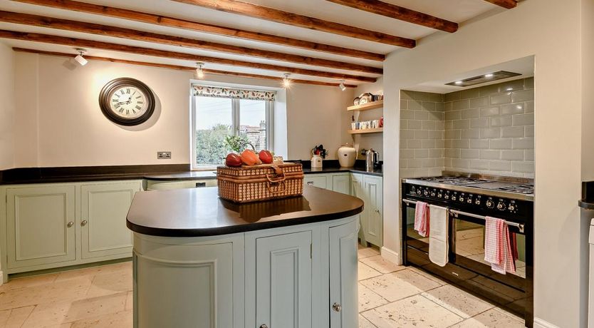 Photo of 4 Bed in Leavening