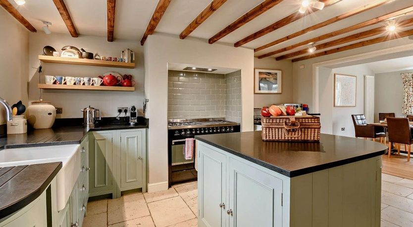 Photo of 4 Bed in Leavening