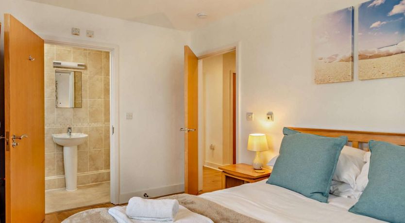 Photo of 2 Bed in Newquay