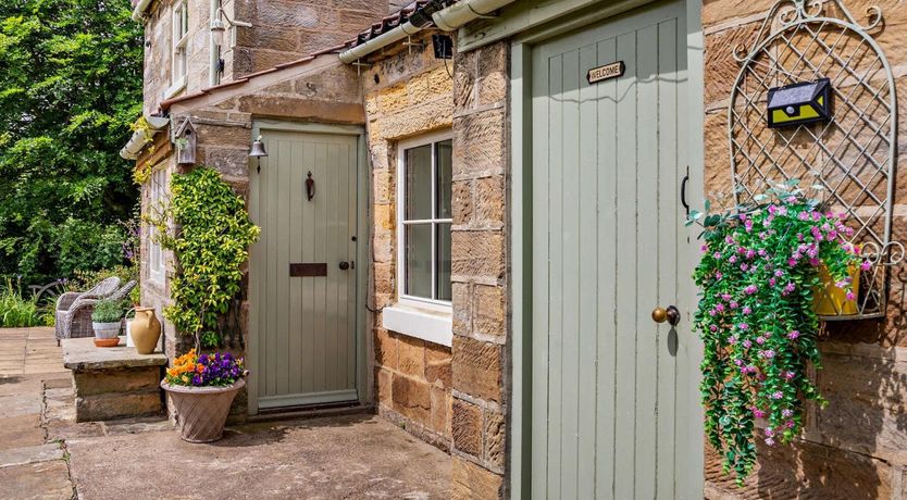 Photo of 2 Bed in Sandsend