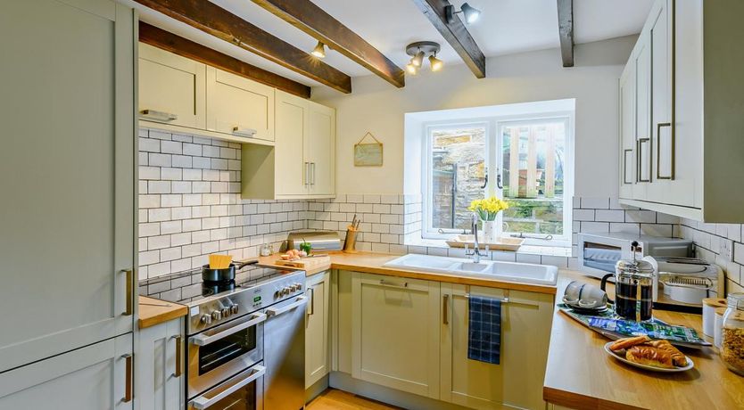 Photo of 4 Bed in Whitby