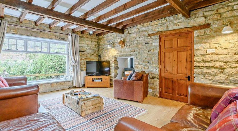 Photo of 4 Bed in Whitby