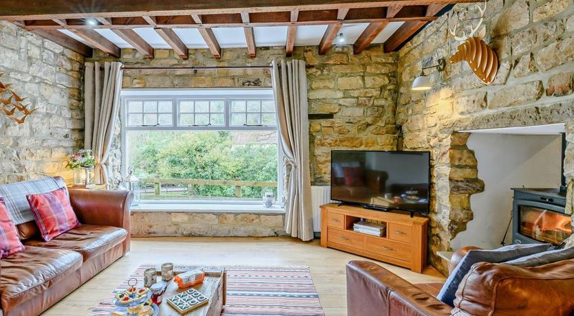 Photo of 4 Bed in Whitby