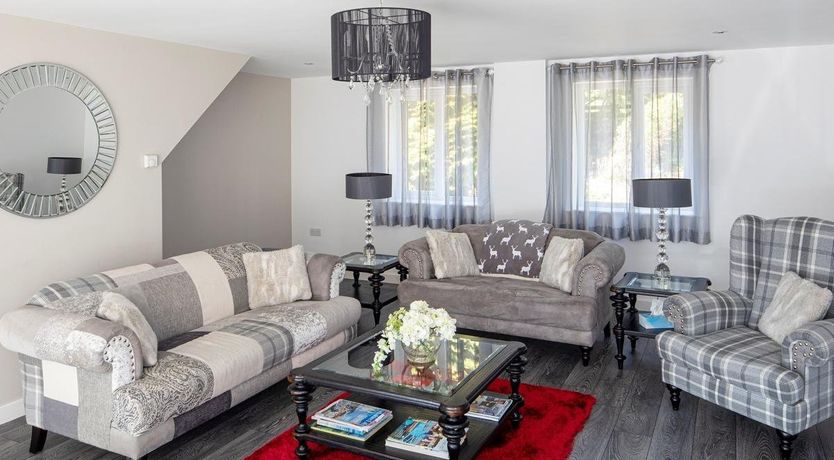 Photo of 4 Bed in Leathley