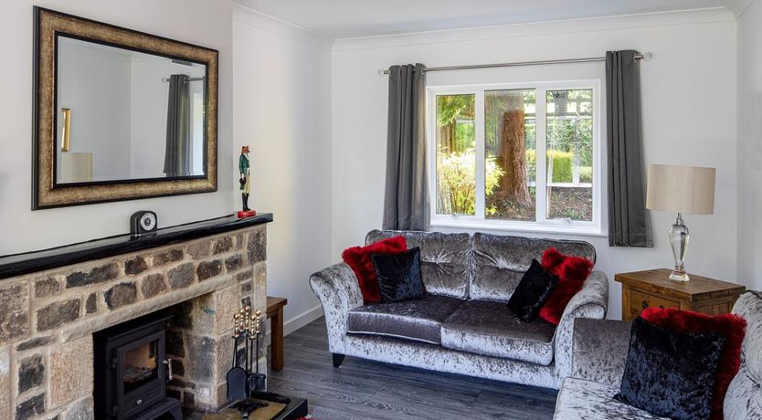 Photo of 4 Bed in Leathley