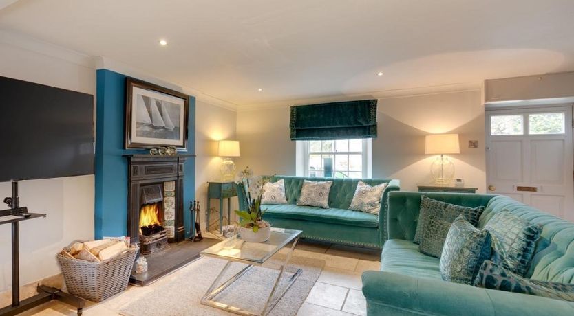 Photo of 6 Bed in Gilling West