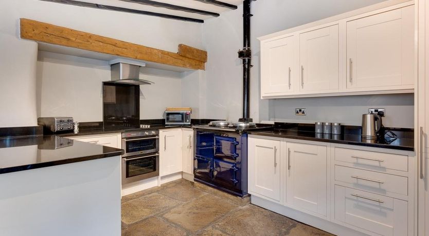 Photo of 6 Bed in Gilling West