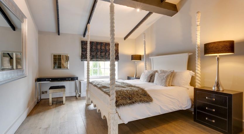 Photo of 6 Bed in Richmond