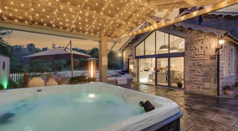 Photo of 3 Bed in Wensley Station