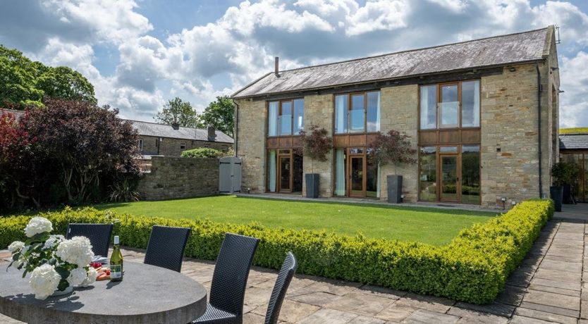 Photo of 5 Bed in Gilling West