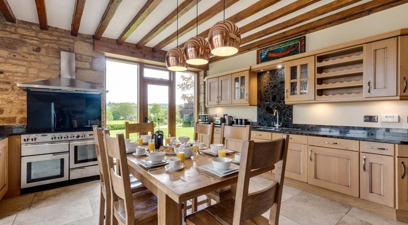 Photo of 5 Bed in Richmond