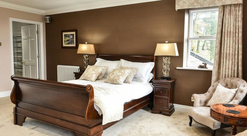 Photo of 6 Bed in Norwood