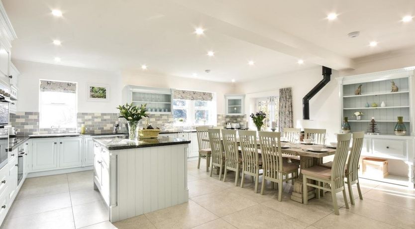 Photo of 6 Bed in Norwood