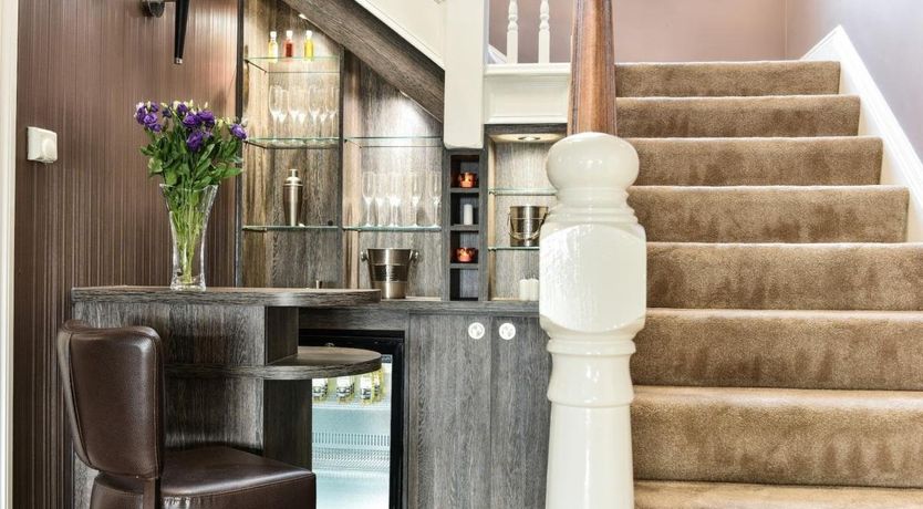 Photo of 6 Bed in Norwood