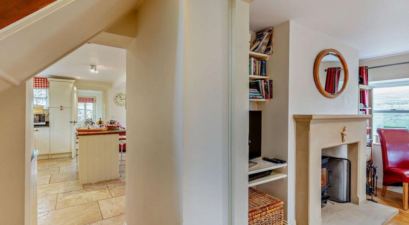 Photo of 4 Bed in Low Row