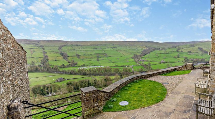 Photo of 4 Bed in Richmond