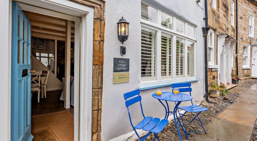 Photo of in Robin Hoods Bay (G0087)