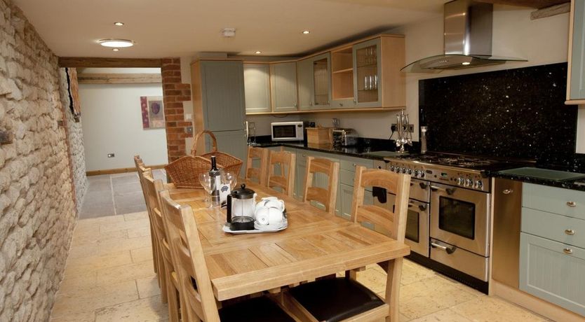 Photo of 4 Bed in Slingsby