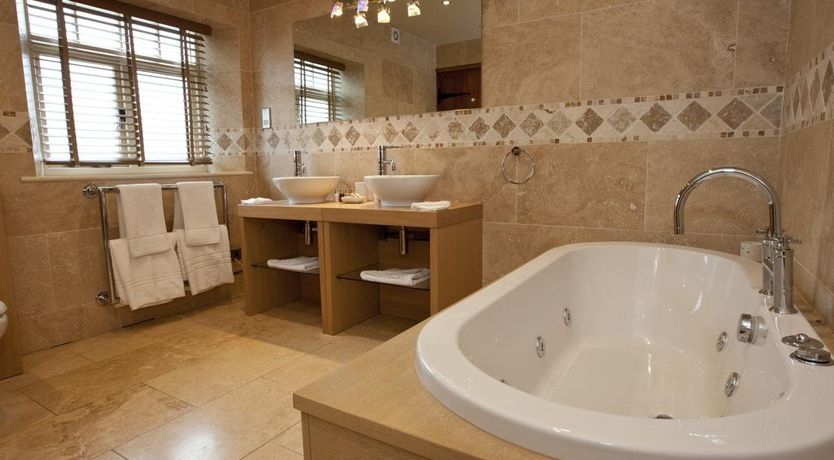 Photo of 4 Bed in Slingsby