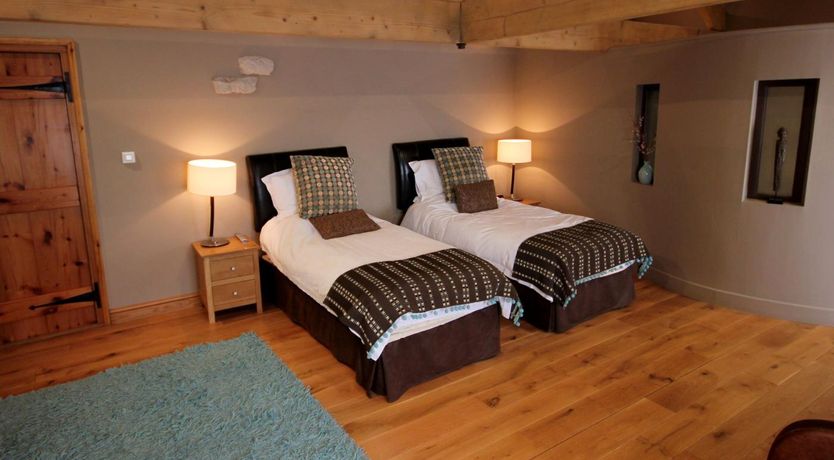 Photo of 4 Bed in Slingsby