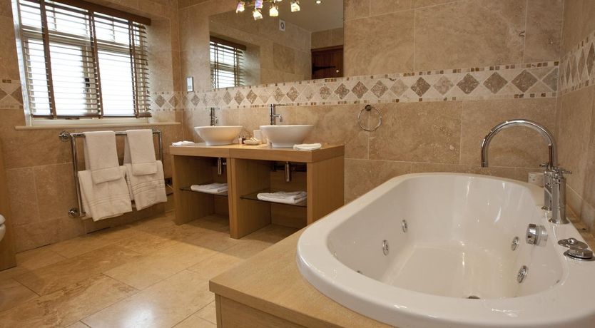 Photo of 4 Bed in Slingsby