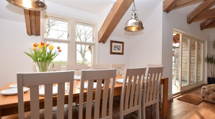 Photo of 5 Bed in Colintraive