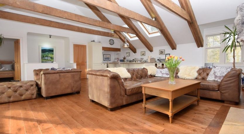 Photo of 5 Bed in Colintraive