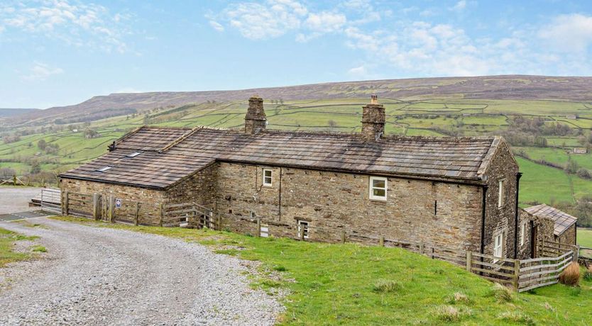 Photo of 4 Bed in Low Row