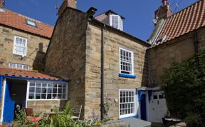 Photo of in Robin Hoods Bay (G0085)