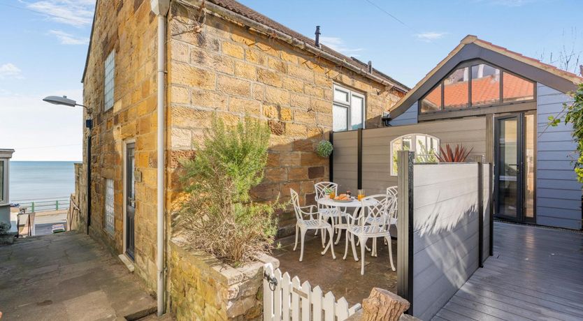 Photo of 2 Bed in Sandsend