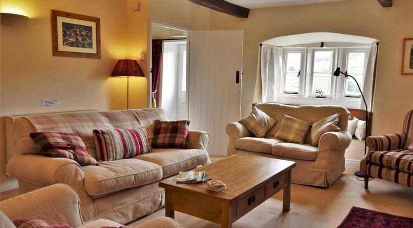 Photo of 3 Bed in Low Row