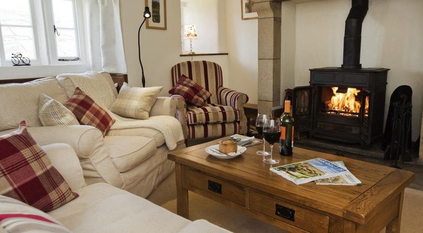 Photo of 3 Bed in Low Row