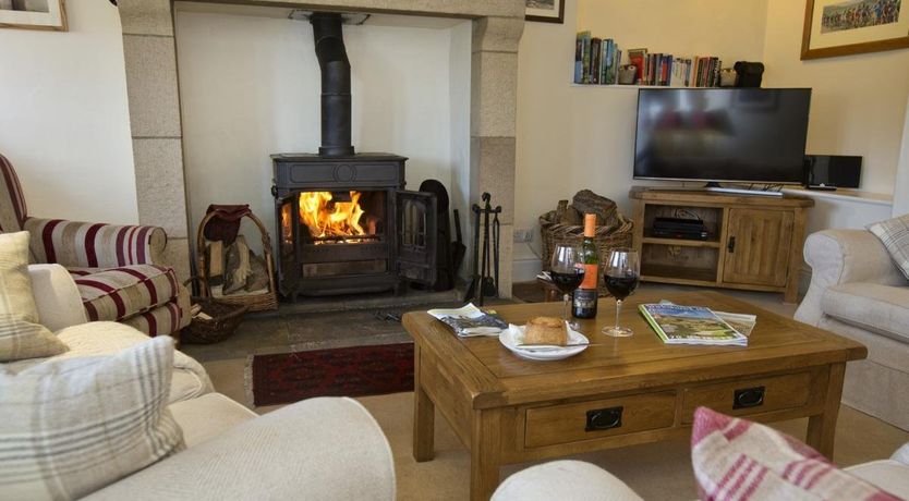 Photo of 3 Bed in Low Row