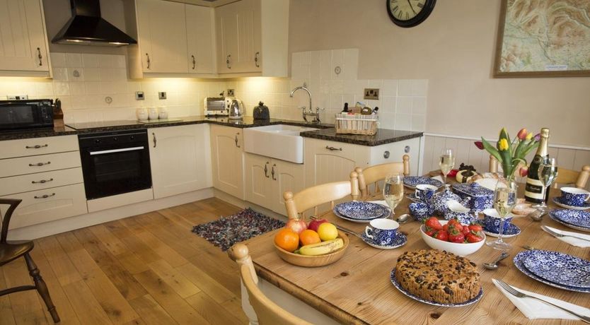 Photo of 3 Bed in Low Row