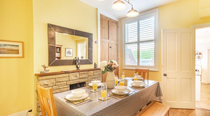 Photo of 3 Bed in Knaresborough