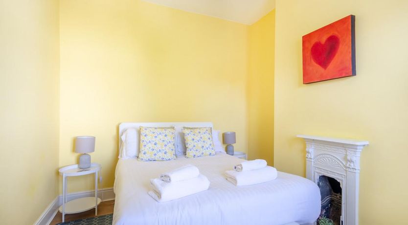 Photo of 3 Bed in Knaresborough