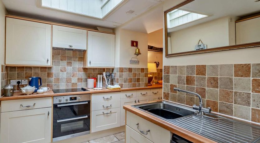 Photo of 5 Bed in Pickering