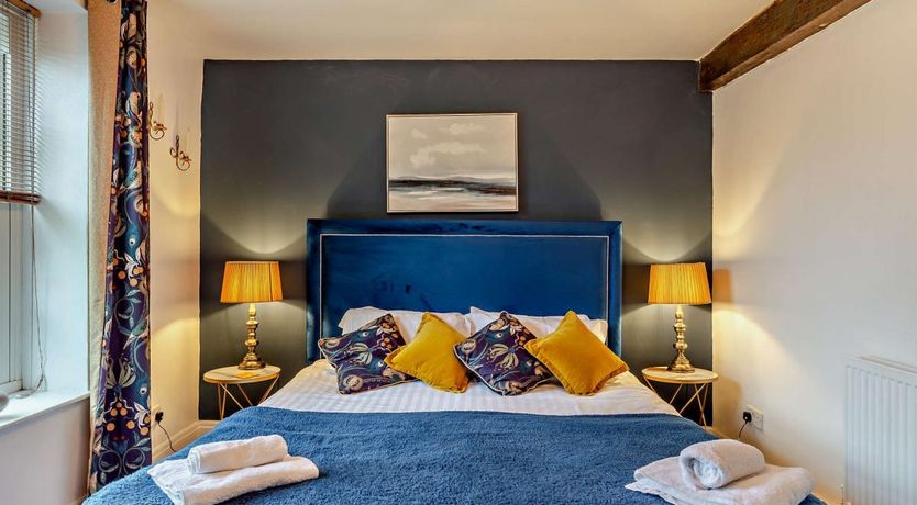 Photo of 5 Bed in Pickering