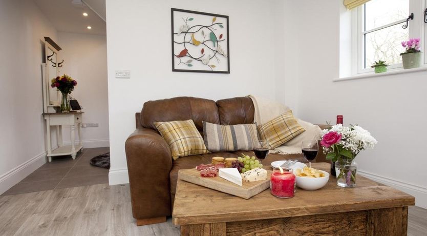 Photo of 4 Bed in Rosedale East