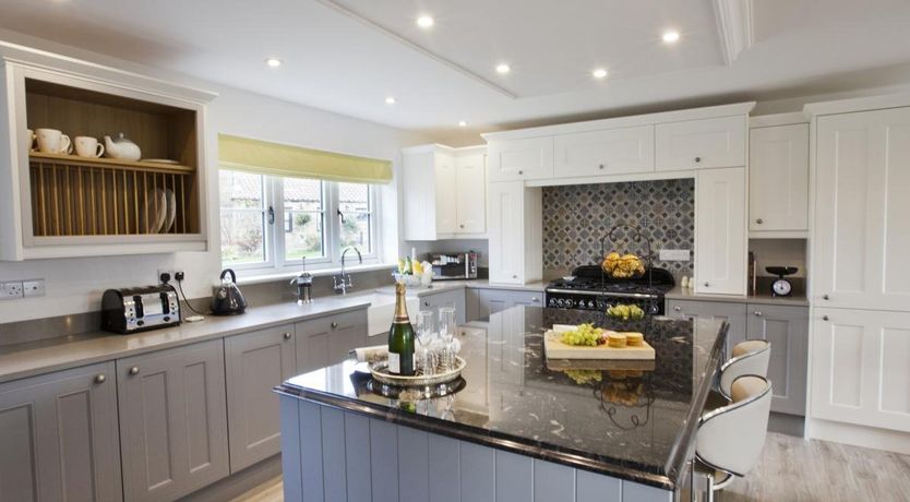 Photo of 4 Bed in Rosedale East