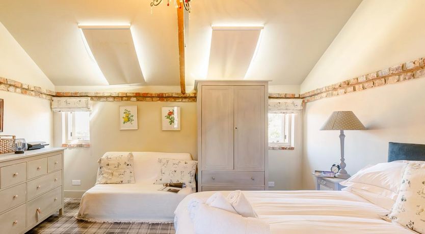 Photo of 2 Bed in Ellerton