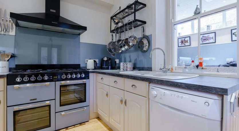 Photo of 3 Bed in Robin Hood's Bay 0.5 mls SW