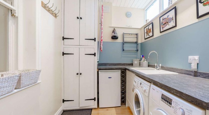 Photo of 3 Bed in Robin Hood's Bay 0.5 mls SW