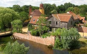 Photo of Suffolk Luxury Barns