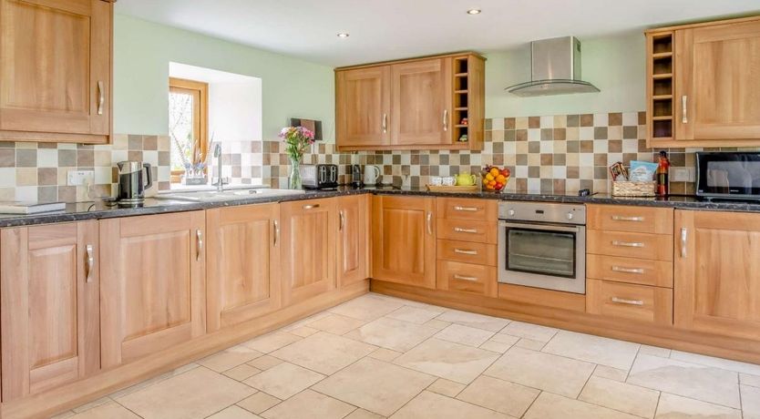 Photo of 3 Bed in Shorwell