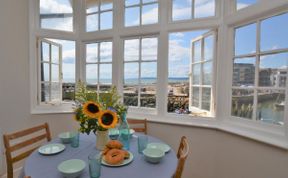 Photo of in West Bay (74265)